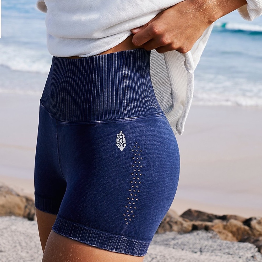 🌺free people good karma biker/ running short - Picture 9 of 17